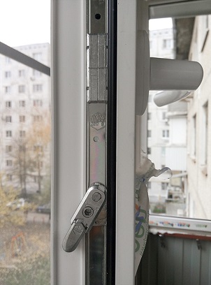 Ремонт фурнитуры пластиковых окон Maco в Москве
